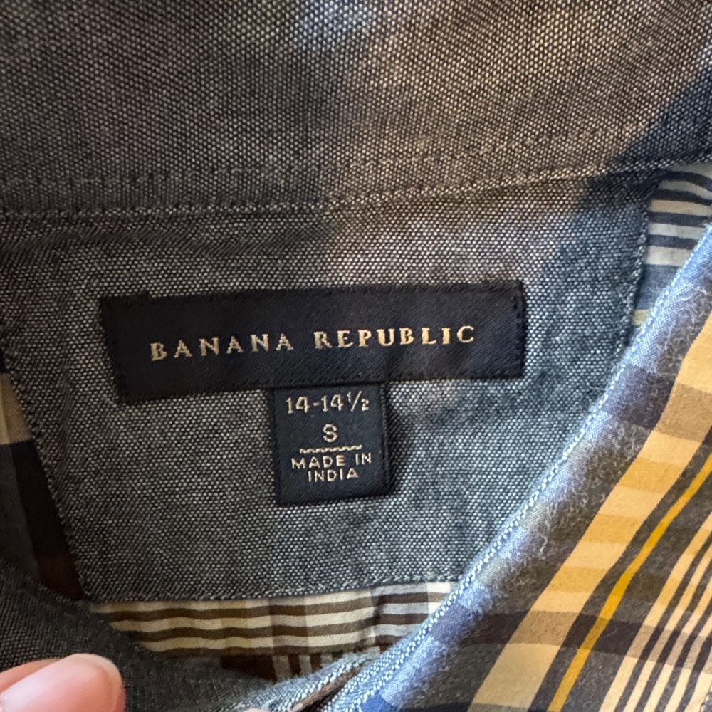 Banana Republic Multicolor Plaid Button Down Shirt - Picture 2 of 3
